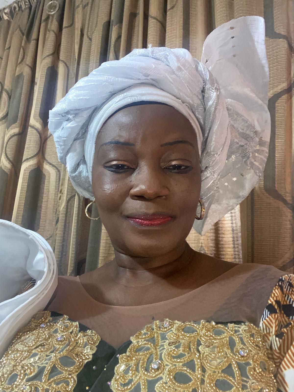 Mrs Elizabeth Abe